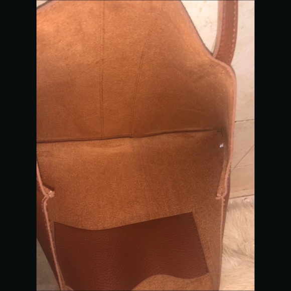 BNNBU-Exclusive-Vince Camuto-Red Desert Tote - Picture 3 of 8